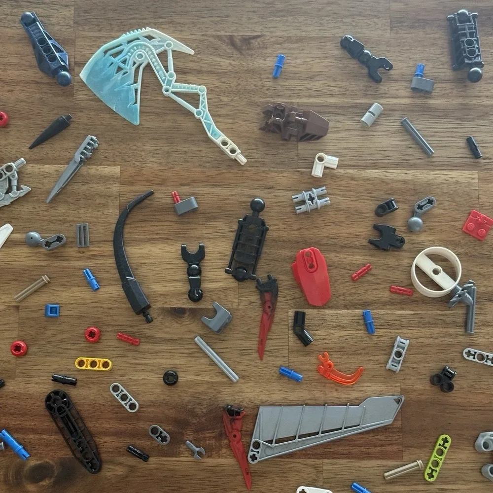 LEGO BIONICLE Hero Factory Bulk Lot of 200+ Parts Pieces 11 oz. SEE PICTURES!